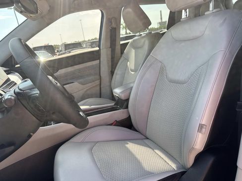 Used 2022 Jeep Compass Latitude AWD/4WD image 15