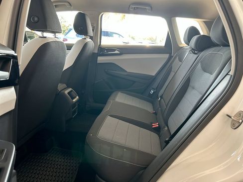 Certified 2025 Volkswagen Taos S FWD image 32