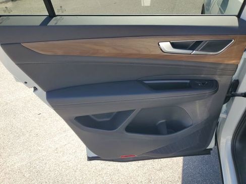 New 2026 Volkswagen Atlas SE FWD image 8