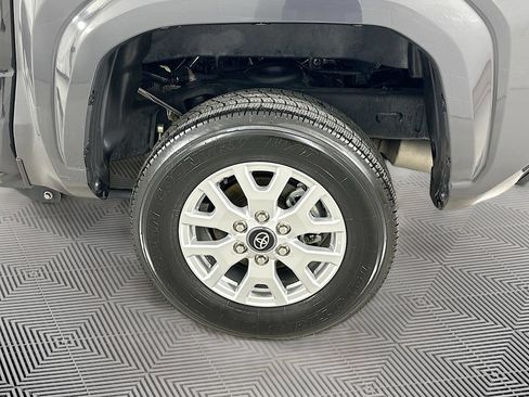 Certified 2025 Toyota Tacoma SR5 AWD/4WD image 26
