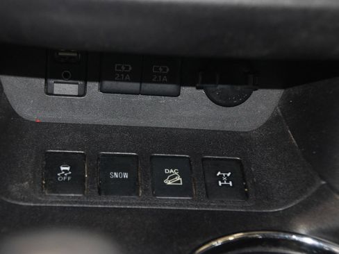 Used 2017 Toyota Highlander XLE image 11