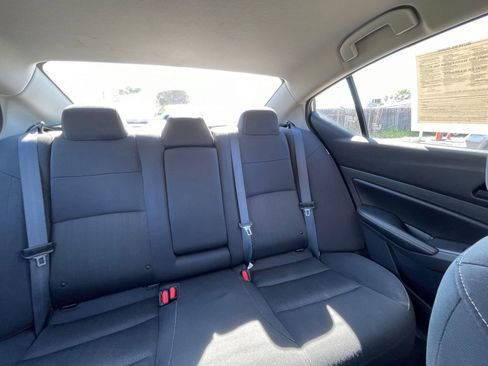 Used 2025 Nissan Altima 2.5 SV image 39