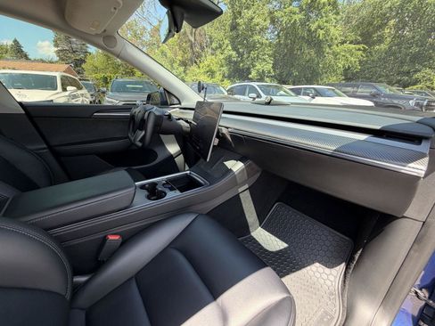 Used 2023 Tesla Model Y Performance AWD/4WD image 29