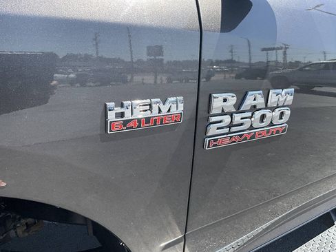 Used 2017 RAM 2500 Tradesman w/ Chrome Appearance Group AWD/4WD image 34