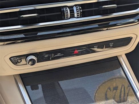 Used 2023 BMW 330i Sedan w/ Premium Package image 21