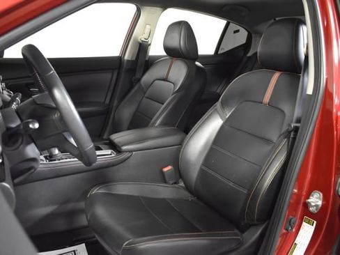 Used 2023 Nissan Sentra SR w/ SR Premium Package FWD image 10