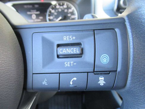 Used 2024 Nissan Rogue SV image 26