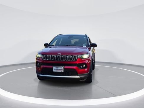 Used 2024 Jeep Compass Limited AWD/4WD image 3