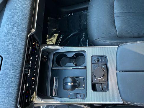 Used 2024 MAZDA CX-90 3.3 Turbo w/ Preferred Package image 17