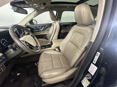 Used 2021 Lincoln Corsair FWD w/ Premium Package image 24