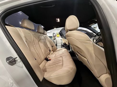 Used 2018 BMW 530i RWD image 18
