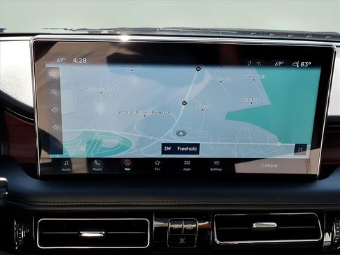 Certified 2021 Lincoln Nautilus Reserve w/ Equipment Group 201A image 8