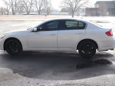 Used 2011 INFINITI G37 x Sedan w/ Premium Pkg image 9