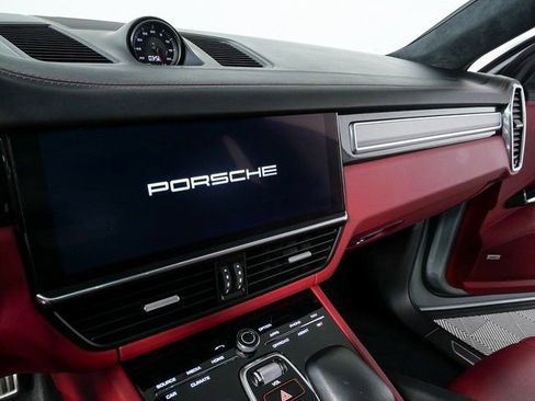 Certified 2022 Porsche Cayenne Turbo image 10
