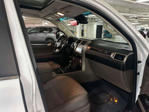 Used 2021 Lexus GX 460 Premium image 12
