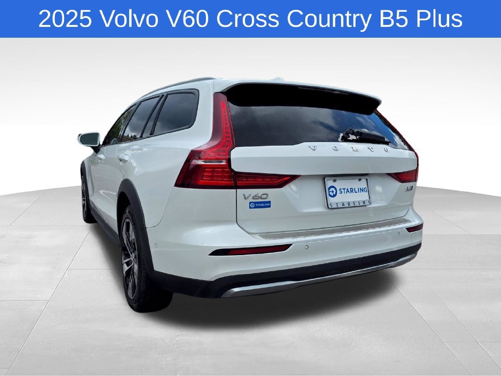 Used 2025 Volvo V60 B5 Cross Country Plus AWD/4WD image 7