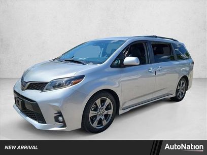 Used 2019 Toyota Sienna SE