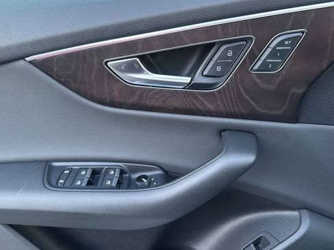 Used 2019 Audi Q8 Prestige w/ Towing Package image 10