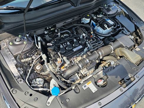Used 2018 Honda Accord Touring image 27