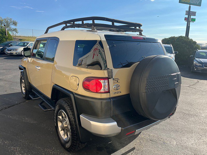 Used 2011 Toyota FJ Cruiser 4WD w/ Convenience Pkg image 6