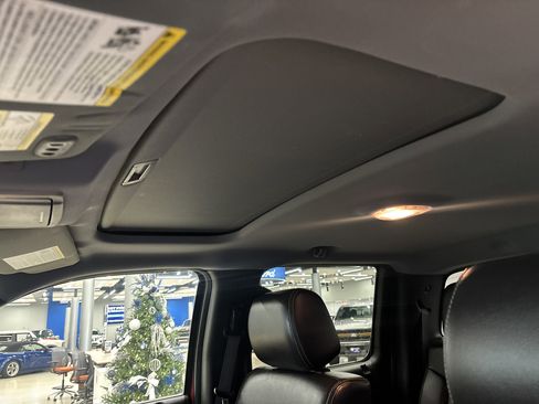 Used 2012 Ford F150 Lariat w/ Lariat Chrome Pkg image 13