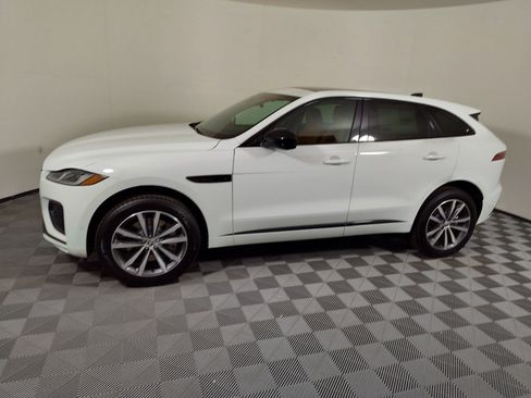 Used 2026 Jaguar F-PACE R-Dynamic S image 18