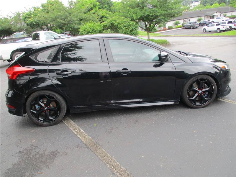 Used 2016 Ford Focus ST FWD image 8