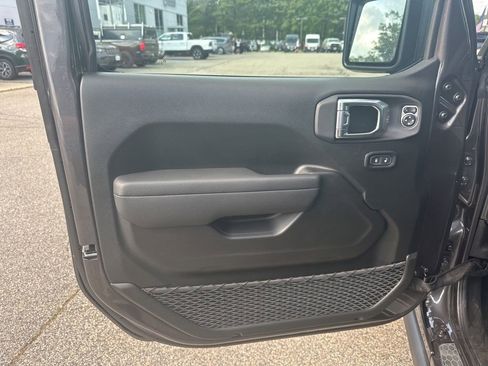 New 2025 Jeep Wrangler Rubicon w/ Steel Bumper Group image 11