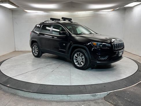 Used 2021 Jeep Cherokee Latitude Lux w/ Comfort/Convenience Group image 8