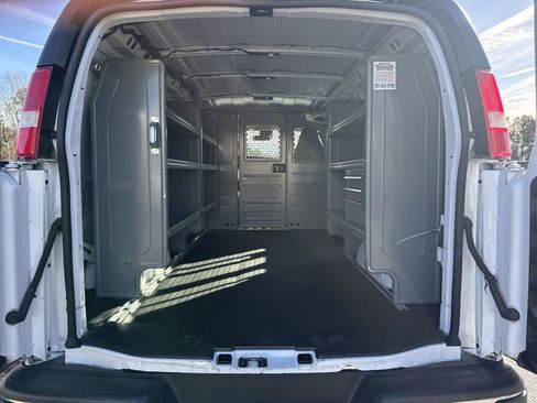 Used 2023 Chevrolet Express 2500 w/ Driver Convenience Package image 31