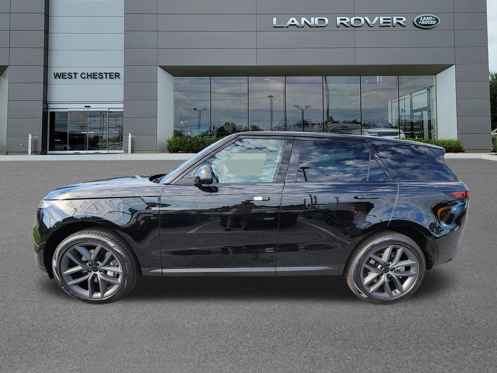 New 2027 Land Rover Range Rover Sport SE AWD/4WD image 5