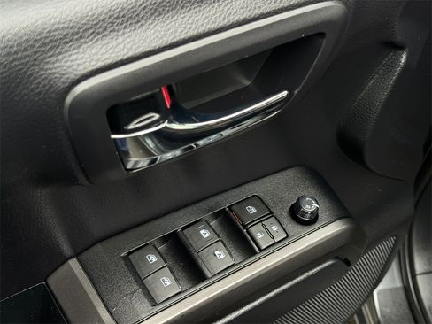 Certified 2020 Toyota Tacoma TRD Sport image 11