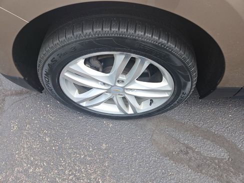 Used 2018 Chevrolet Equinox Premier AWD/4WD image 13