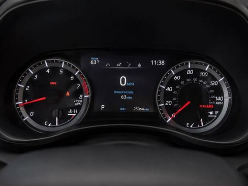 Used 2023 Toyota Highlander XSE AWD/4WD image 9