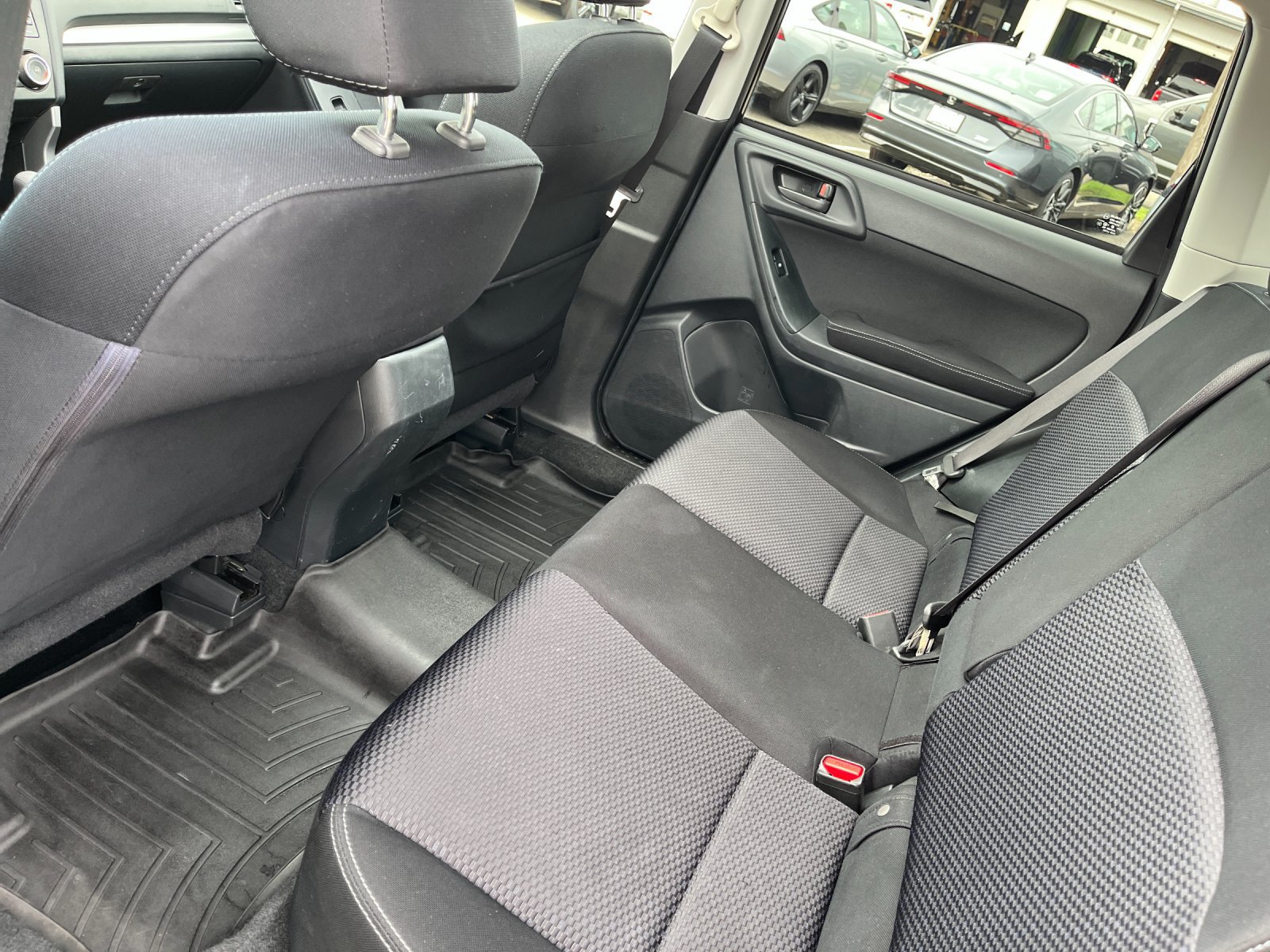 Used 2015 Subaru Forester 2.5i Premium w/ All-Weather Package AWD/4WD image 12