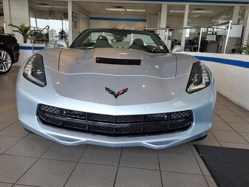Used 2017 Chevrolet Corvette Stingray Z51 w/ Carbon Flash Badge Package image 8
