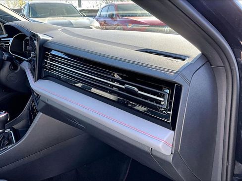 Used 2025 Volkswagen Jetta GLI Autobahn image 21