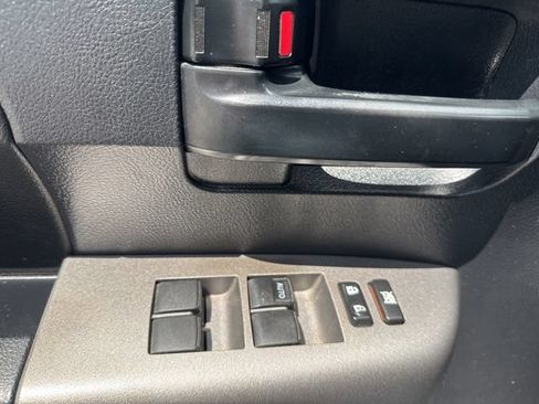Used 2013 Toyota Tundra 4x4 CrewMax w/ Tow Pkg image 40