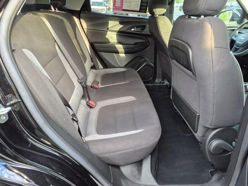 Used 2023 Chevrolet TrailBlazer LT FWD image 18