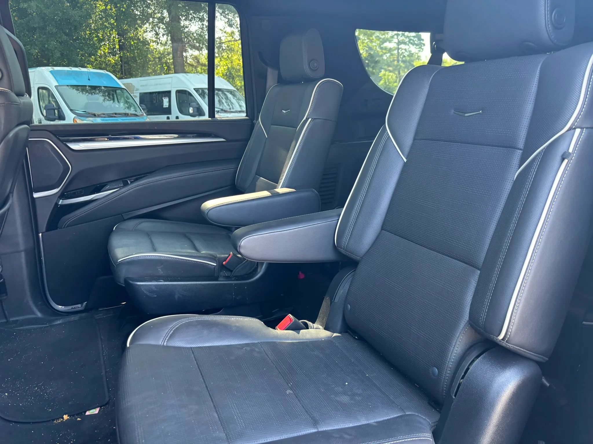 Used 2025 Cadillac Escalade ESV Sport AWD/4WD image 14