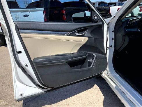 Used 2017 Honda Civic Touring image 22