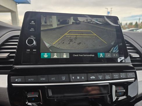 New 2026 Honda Odyssey Touring image 8