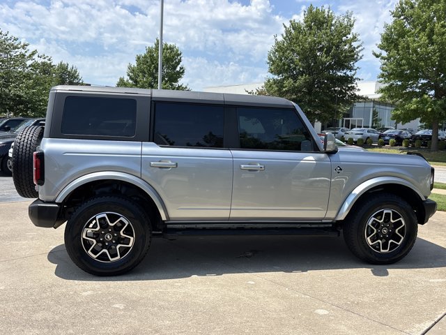 Used 2023 Ford Bronco Outer Banks AWD/4WD image 2