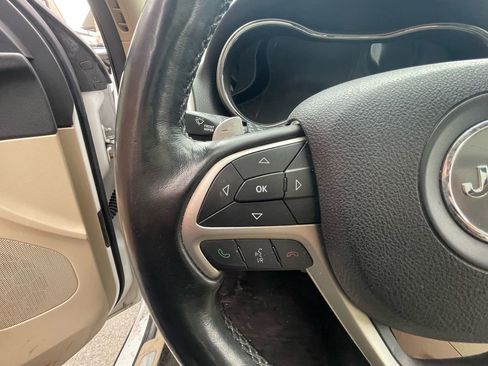 Used 2015 Jeep Grand Cherokee Limited w/ Luxury Group II image 14