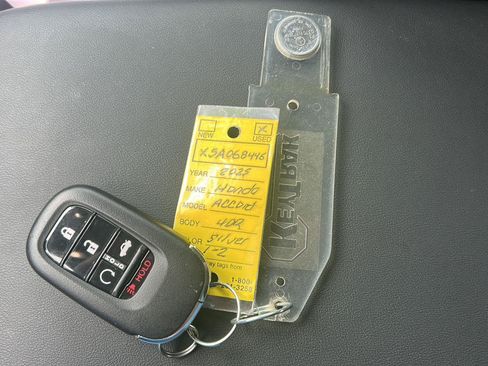 Used 2025 Honda Accord LX image 31
