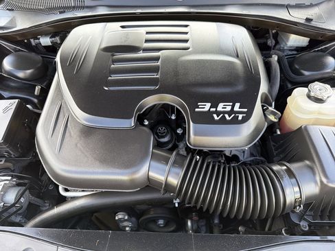 Used 2020 Dodge Charger SXT RWD image 10