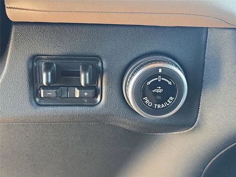 New 2026 Lincoln Navigator Black Label AWD/4WD image 19