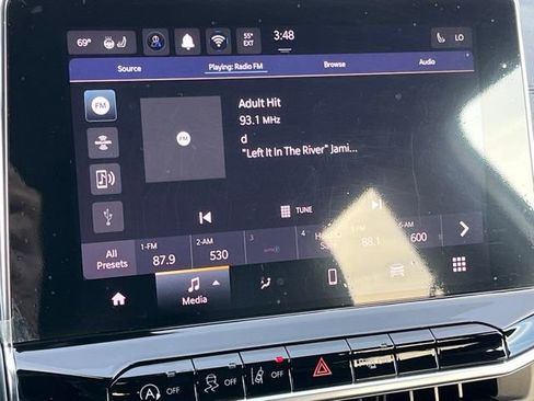 Used 2024 Jeep Compass Limited image 13