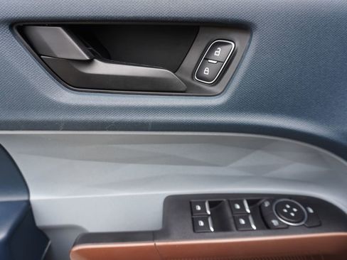 Used 2022 Ford Maverick Lariat w/ Lariat Luxury Package FWD image 9