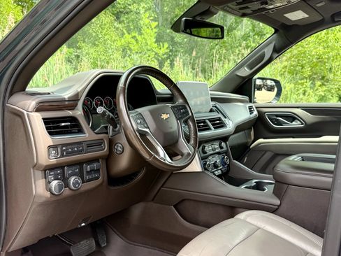 Used 2021 Chevrolet Tahoe LT w/ LT Signature Package AWD/4WD image 15